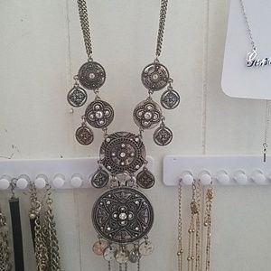 Cute statement necklace 💋